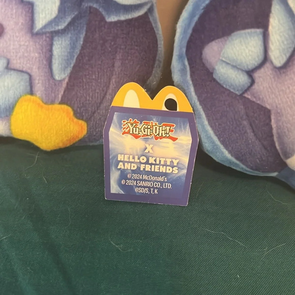 Tuxedo Sam x Obelisk The Tormentor McDonalds Yu-Gi-Oh x Hello Kitty. Lot of 2 - Picture 3 of 4